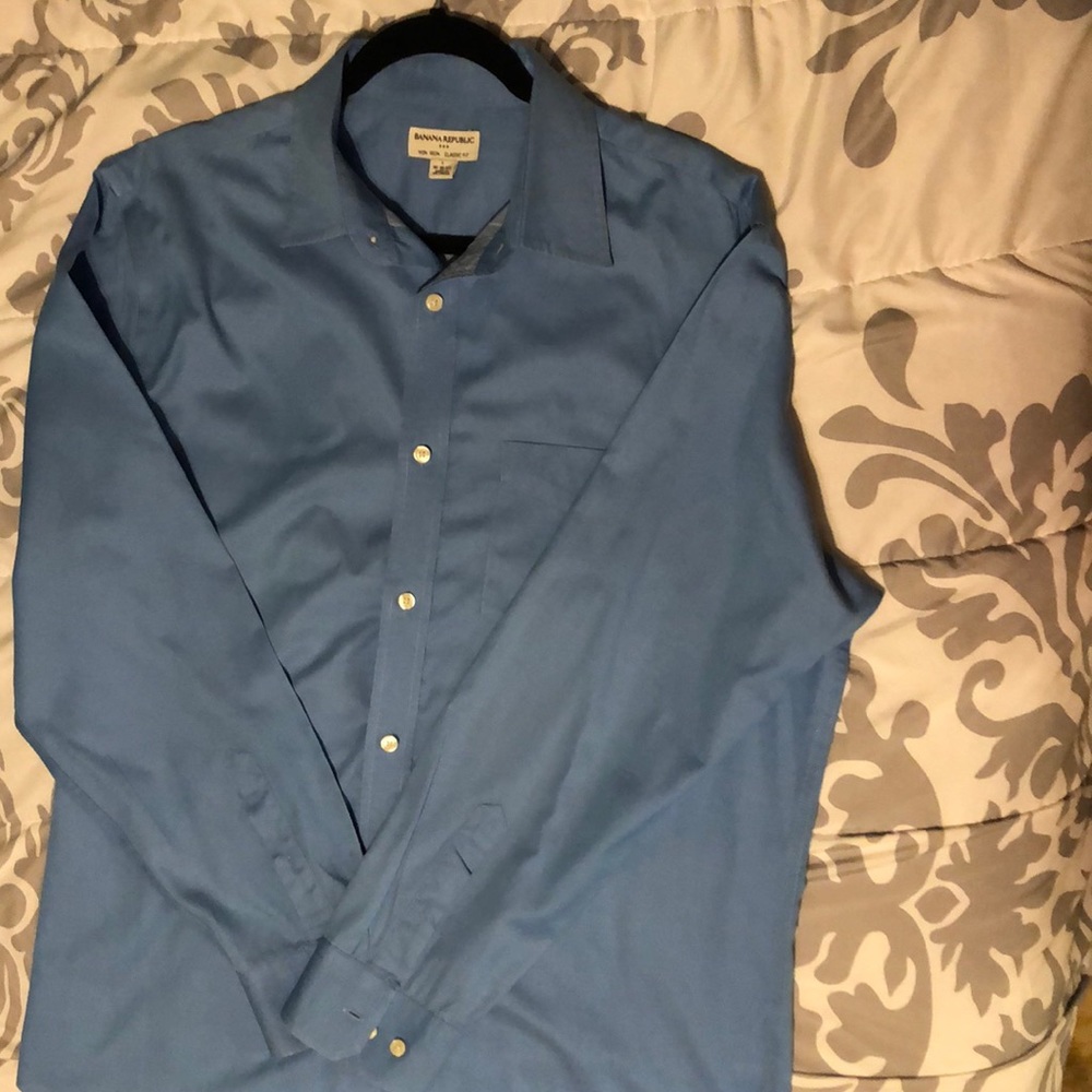 Banana Republic long sleeve dress shirt.